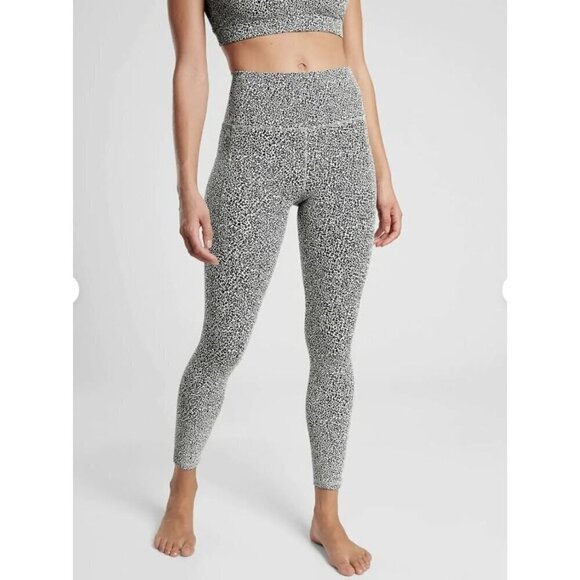 Athleta Salutation Stash II Textured Tight Leggings Leopard Black White Medium - Picture 1 of 7